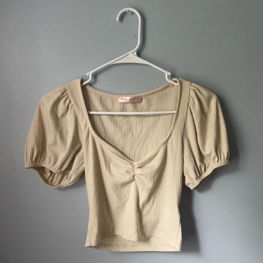 Dainty puff sleeve top